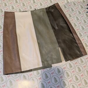 Le Lis Multicolor Leather Panel Skirt Size Small 🔴Read Description